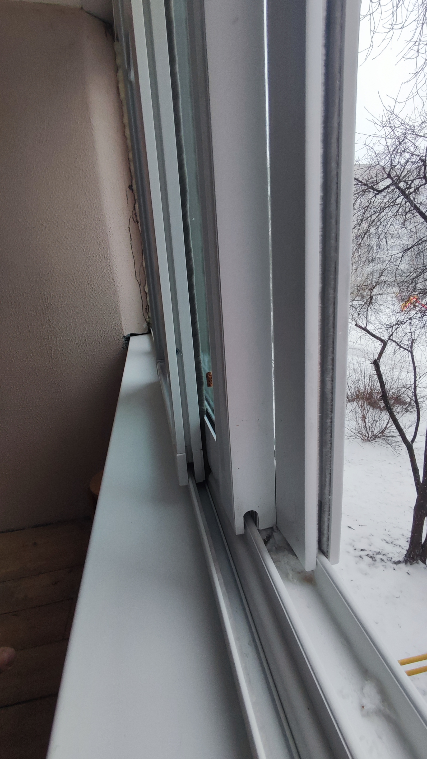 Теплые раздвижные балконные рамы из ПВХ